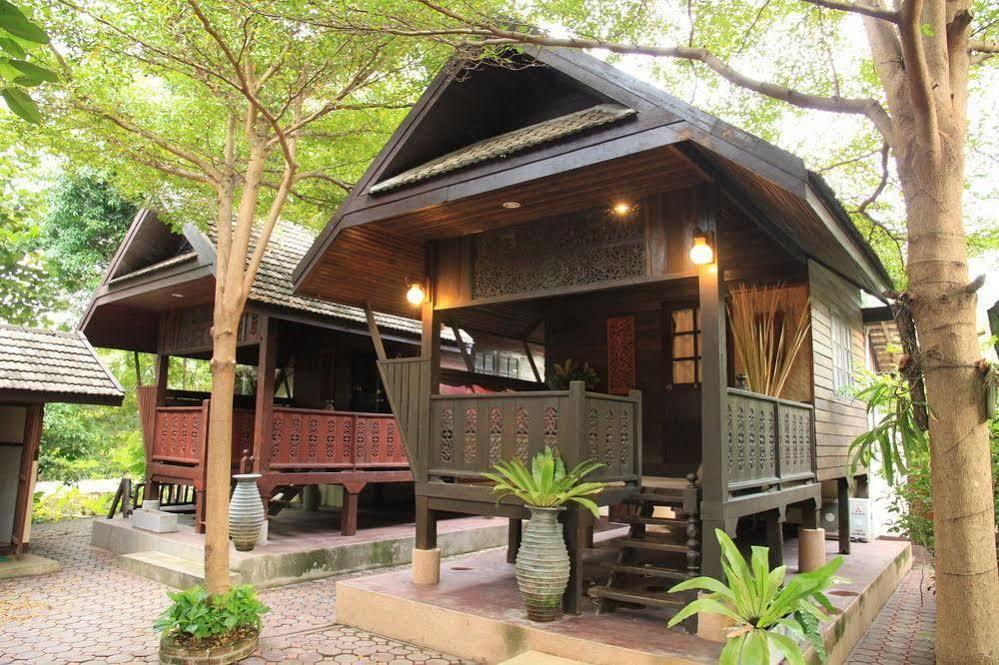 Heuan Parittapa Lanna Resort Baan Tawai Chiang Mai Exterior photo