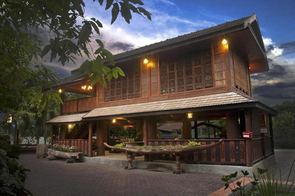 Heuan Parittapa Lanna Resort Baan Tawai Chiang Mai Exterior photo