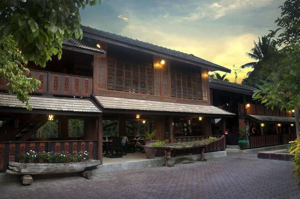 Heuan Parittapa Lanna Resort Baan Tawai Chiang Mai Exterior photo